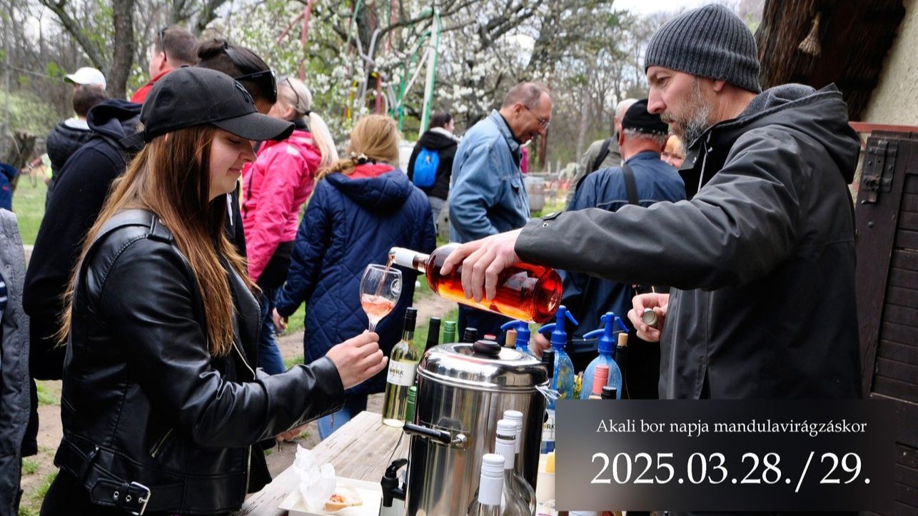 Akali Bor Napja Mandulavirágzáskor 2025