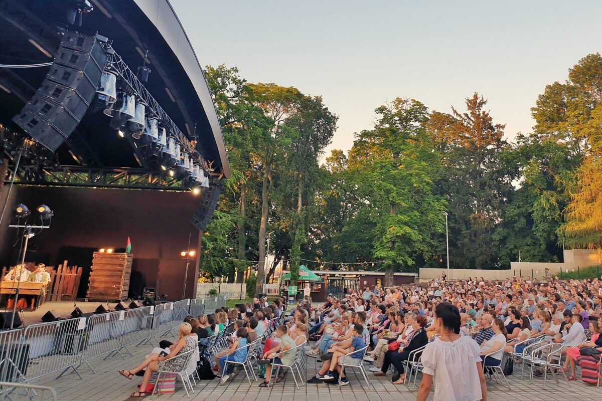 A Balatonlellei Szabadtéri Színpad 2025-ös műsora | 2025 július 4 – augusztus 22.